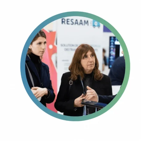 200 exposants